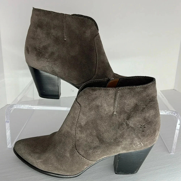 Frye Jennifer Taupe Suede Western Pointed Toe Ankle Booties Sz 10 Side Zipper - Picture 2 of 16